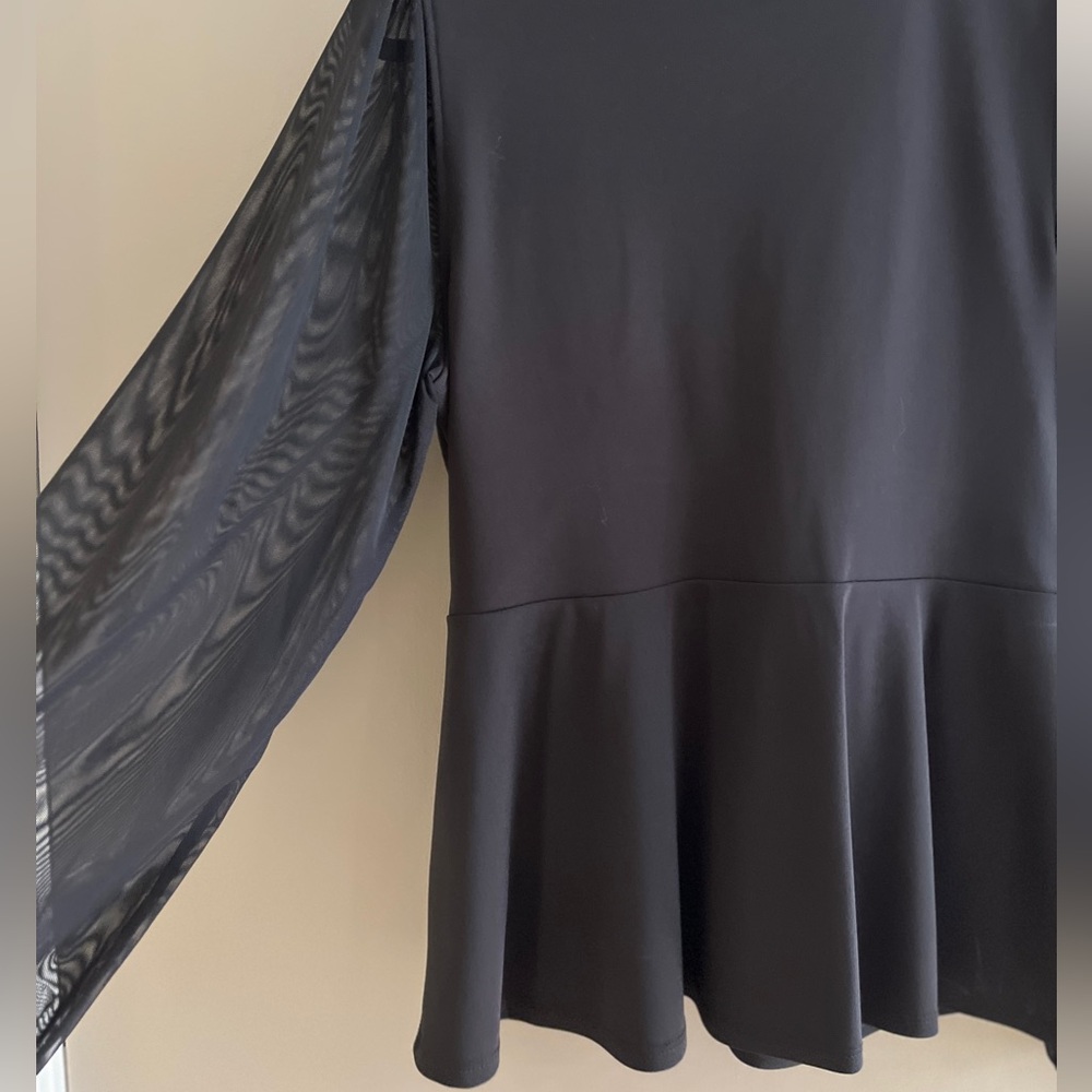 Donna Karan Front Twist Rushed Top, Size L - Picture 5 of 6